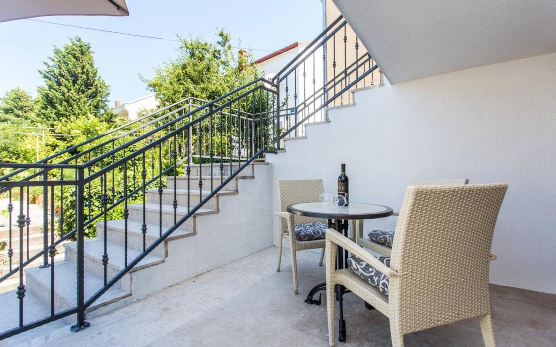 Apartments Bernardeta 1 Башка Екстер'єр фото